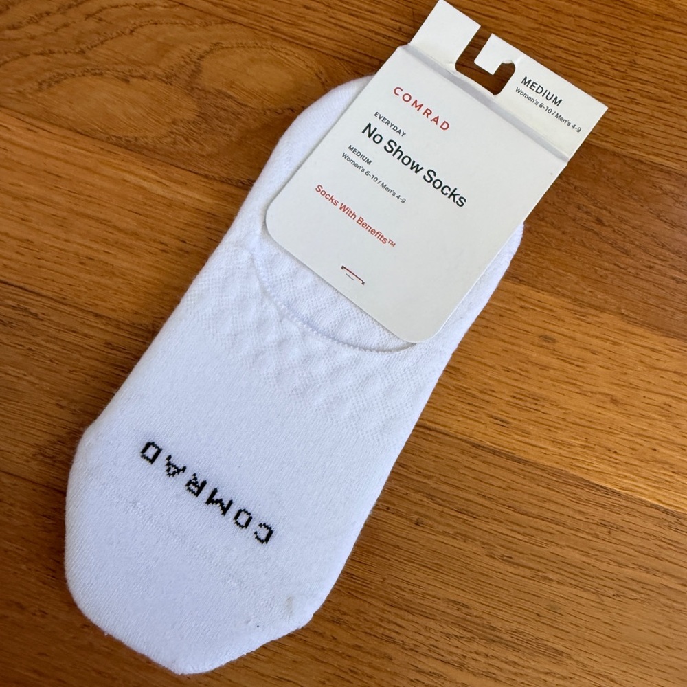 BNWT Comrad White No Show Socks, medium (6-10)